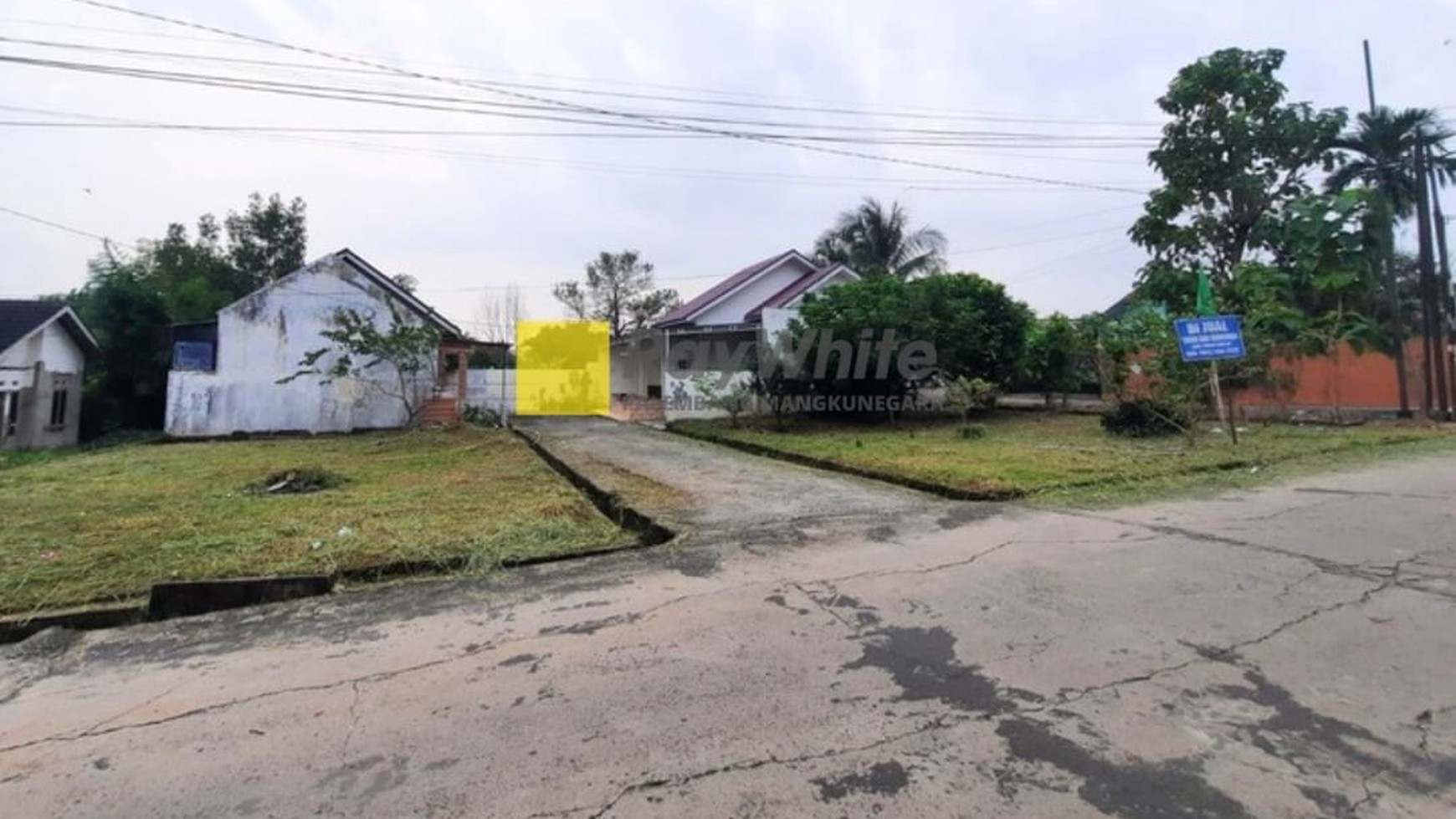 DIJUAL TANAH DAN 2 UNIT RUMAH TIPE 54