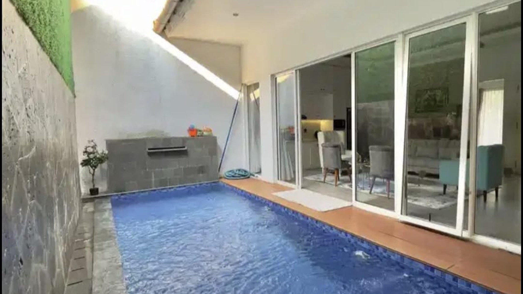 Rumah Hitung Tanah Area Cipete