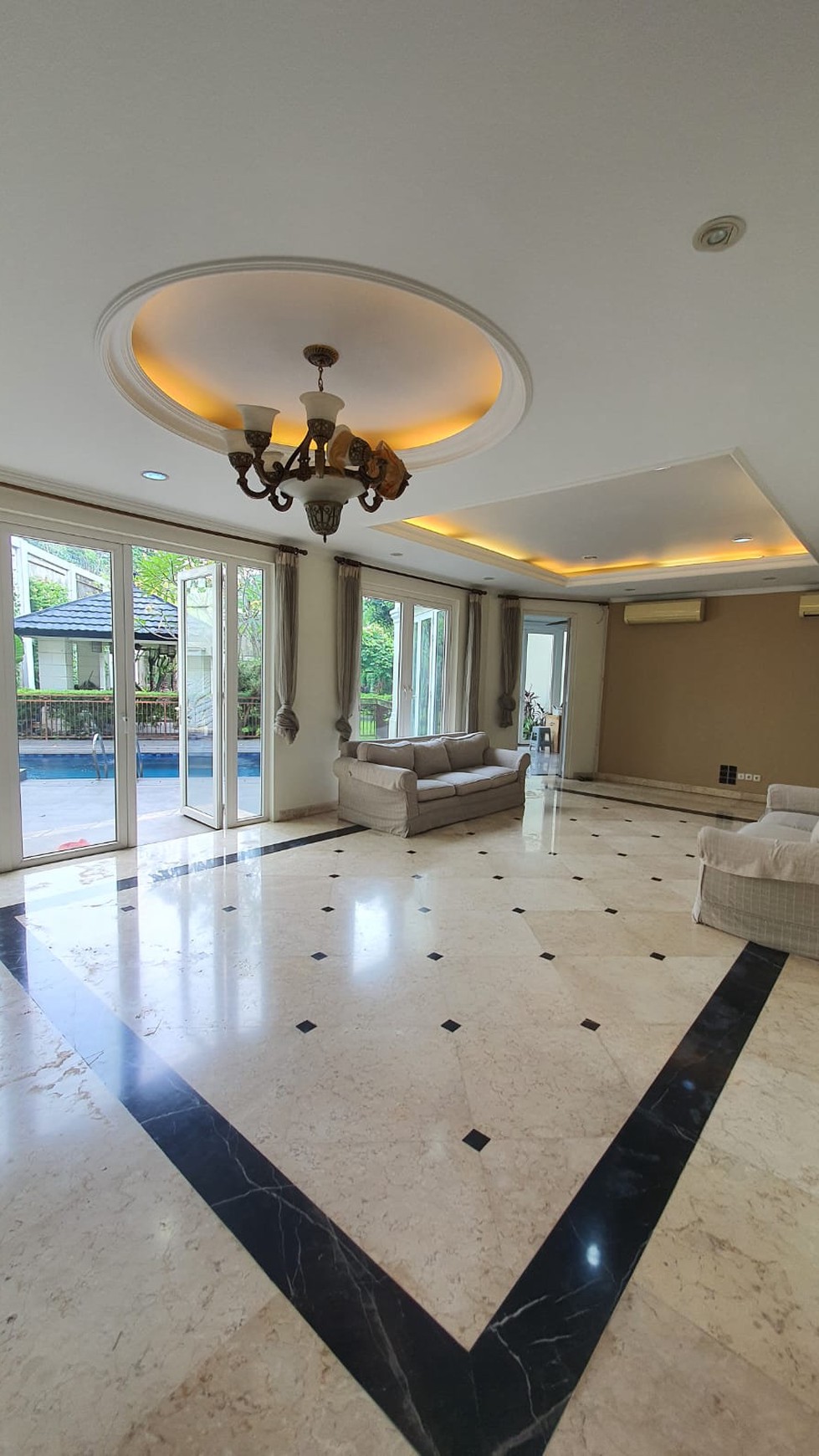 Rumah Hitung Tanah Area Cipete