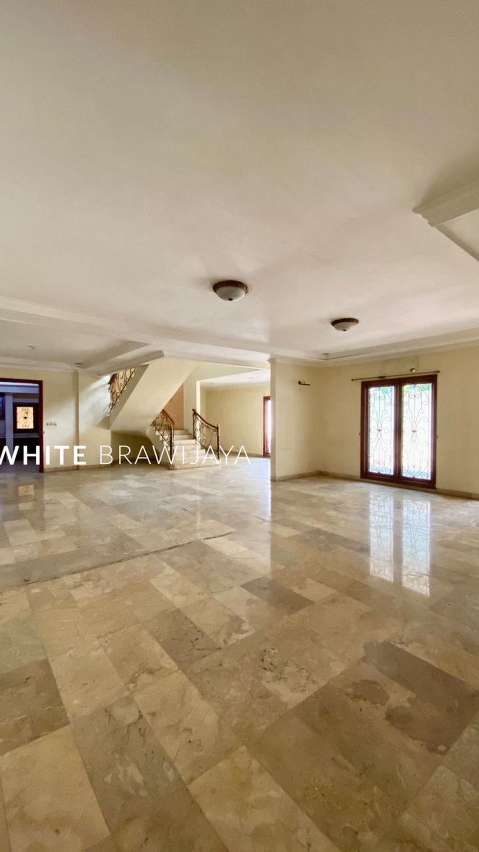 Rumah Hitung Tanah Area Cipete