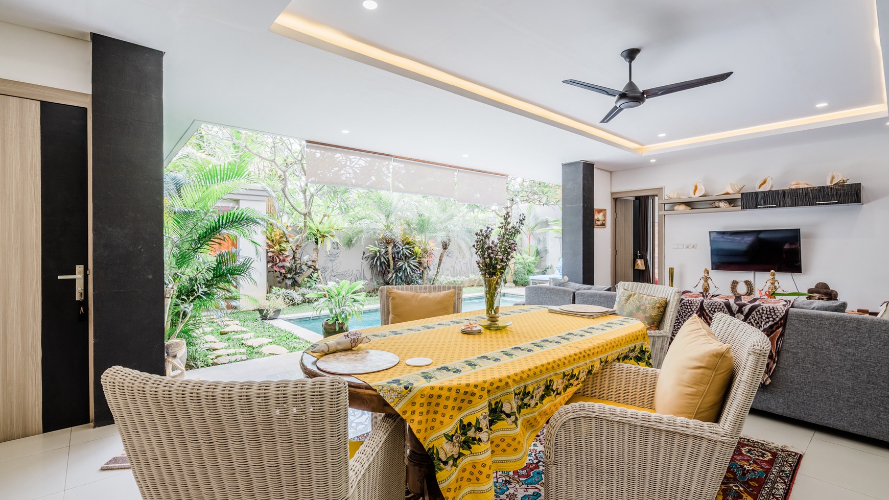 Villa Leasehold 4 Bedrooms in Heart Of Seminyak