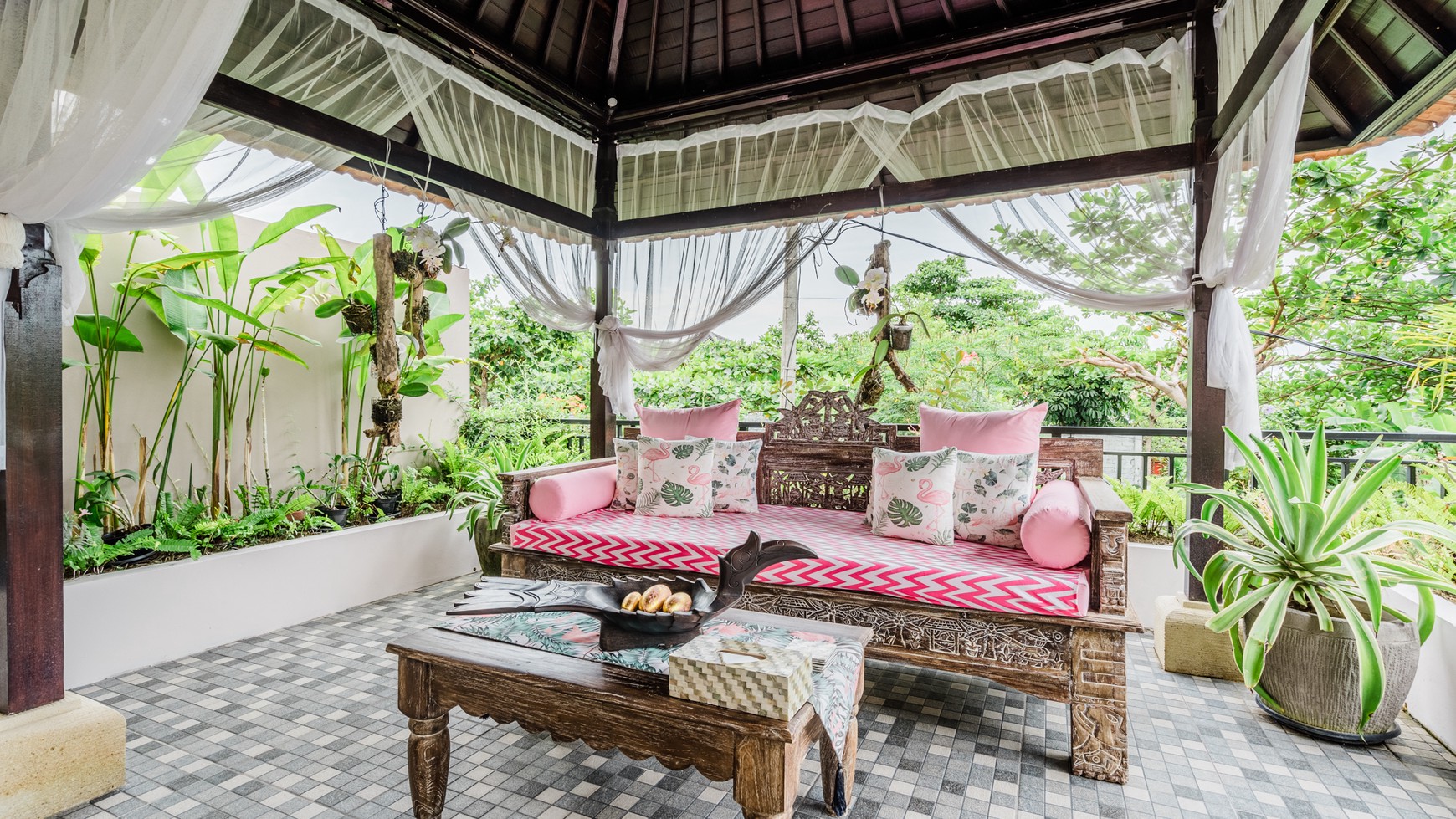 Villa Leasehold 4 Bedrooms in Heart Of Seminyak