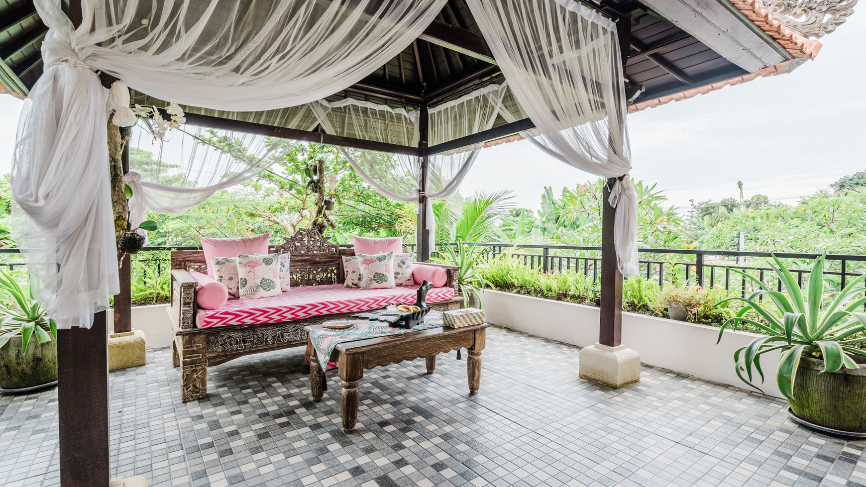 Villa Leasehold 4 Bedrooms in Heart Of Seminyak