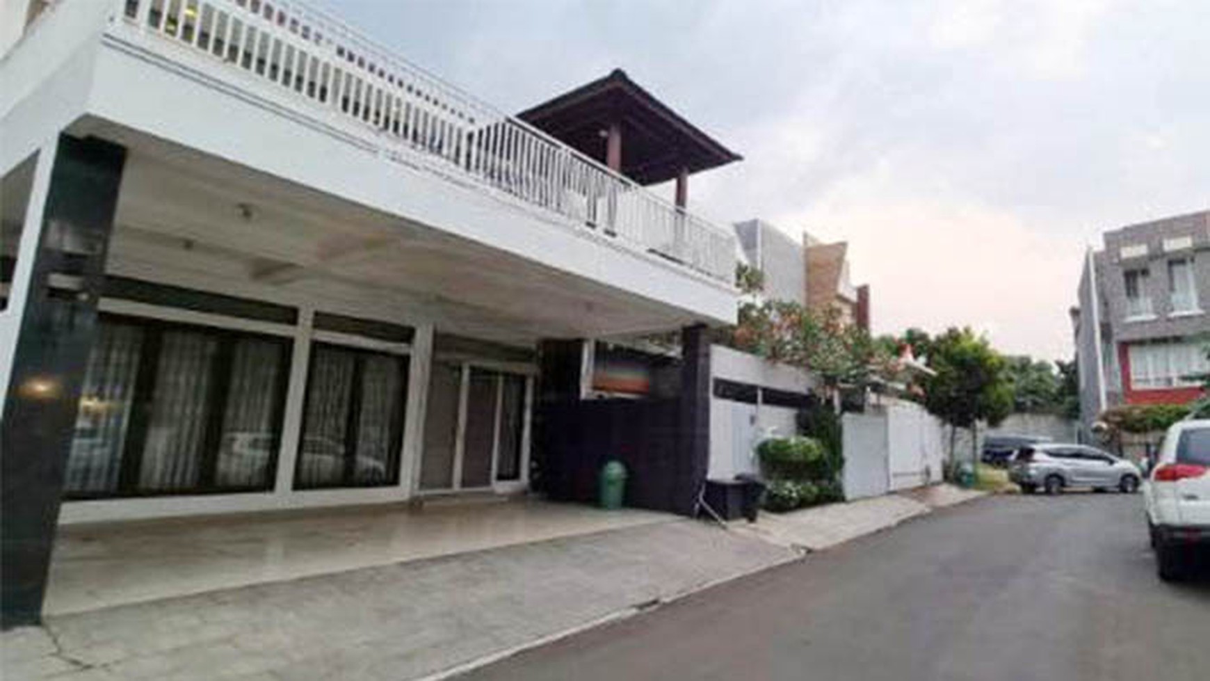 Rumah Pelangi Hijau, Kelapa Gading Luas 8x18m2