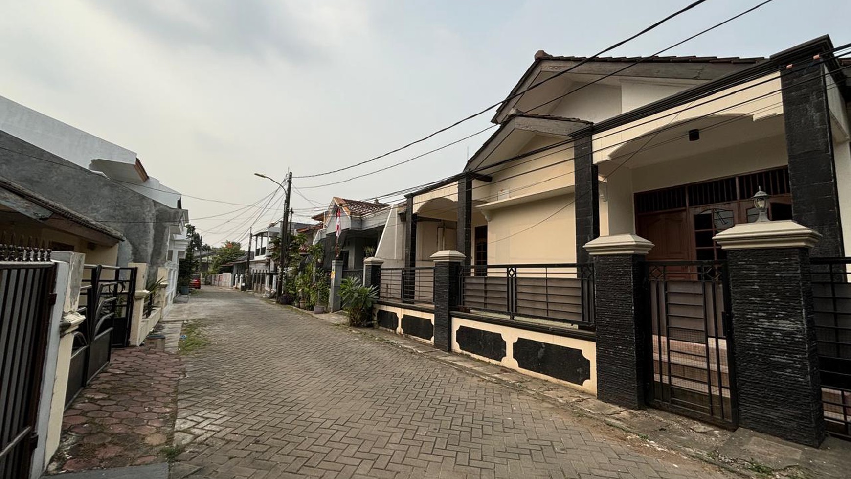 Rumah Bagus Di Komp Perdagangan Ciledug Kota Tangerang