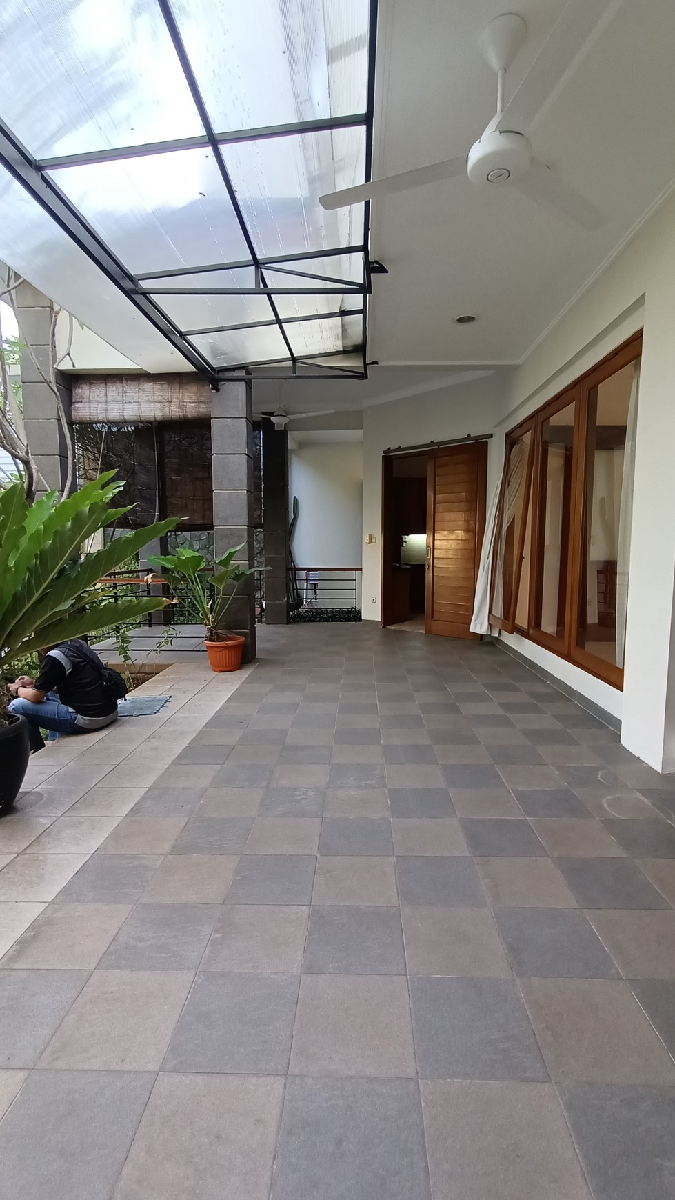 Modern House At Primary area Kemang, South Jakarta 