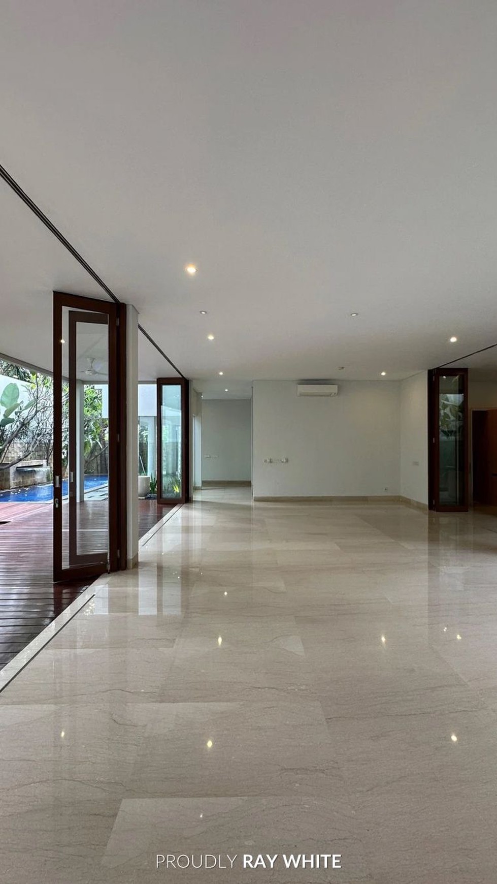 Modern Tropical House For Sale at Gaharu Cipete, Kebayoran Baru