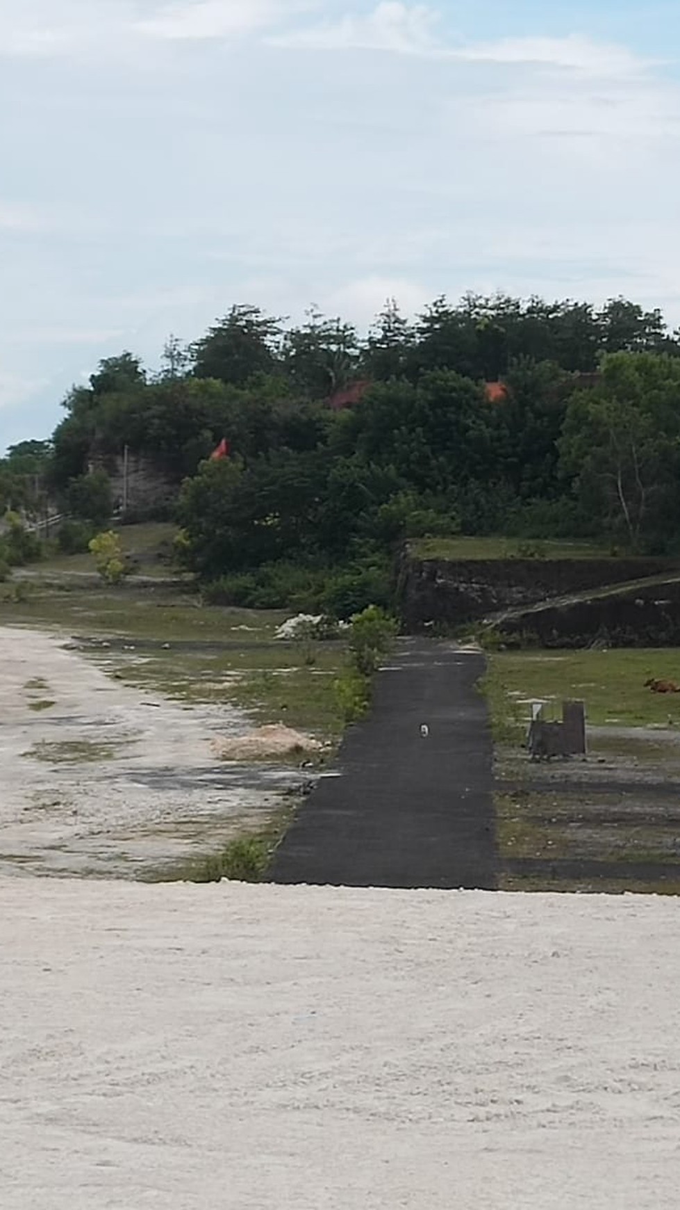 Land Freehold 7500 Sqm Close to main Road Close Melasthi Beach