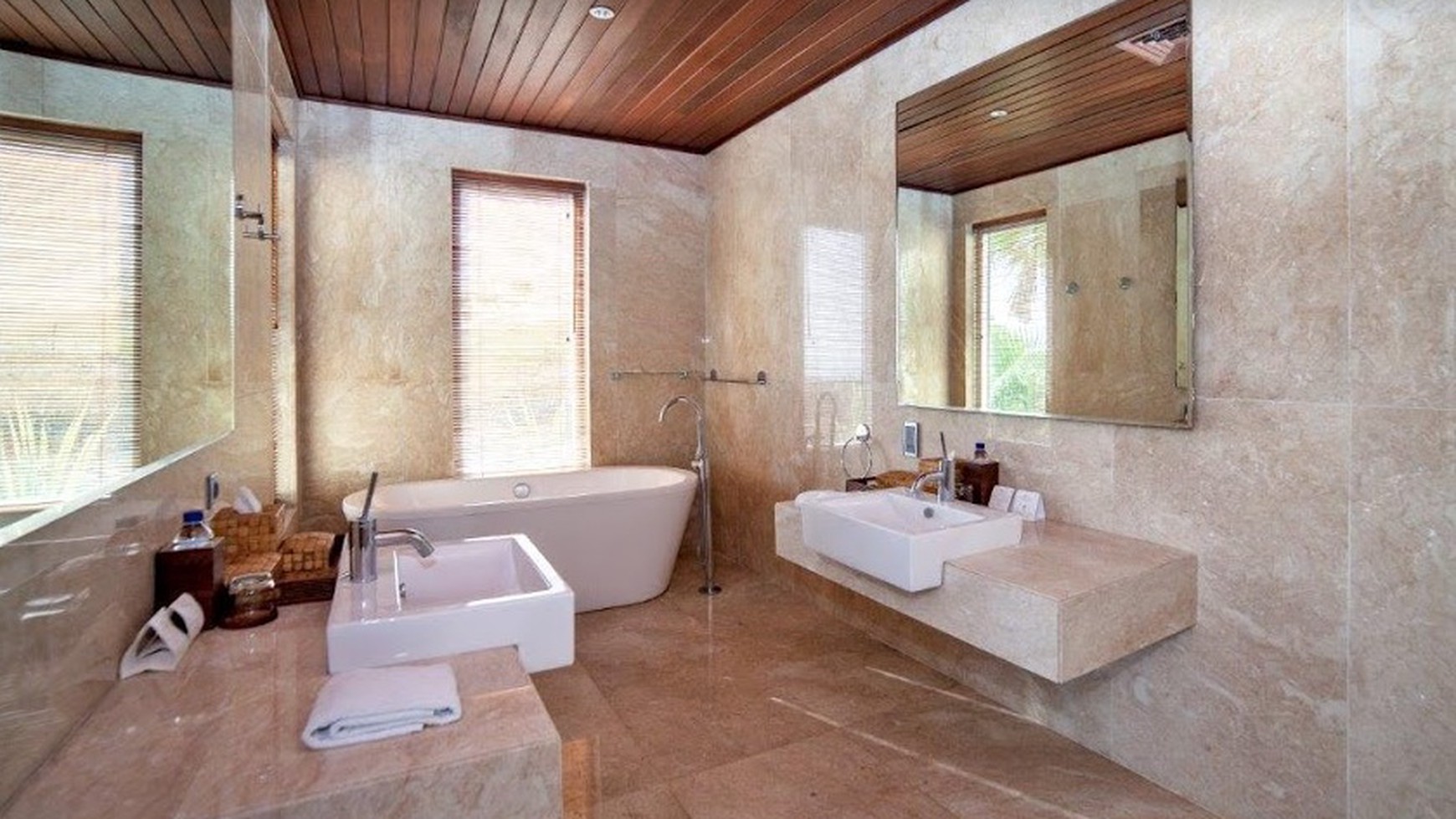 Freehold Luxury Cliff Front Villa Panoramic Ocean View Uluwatu Bali 