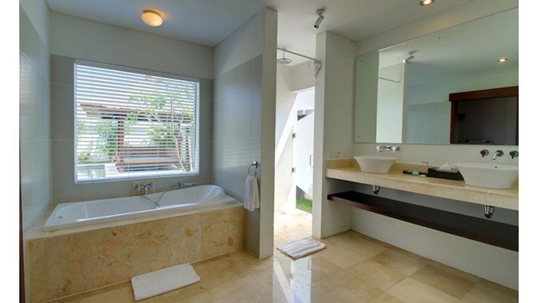 Central In Berawa Beach Canggu Bali