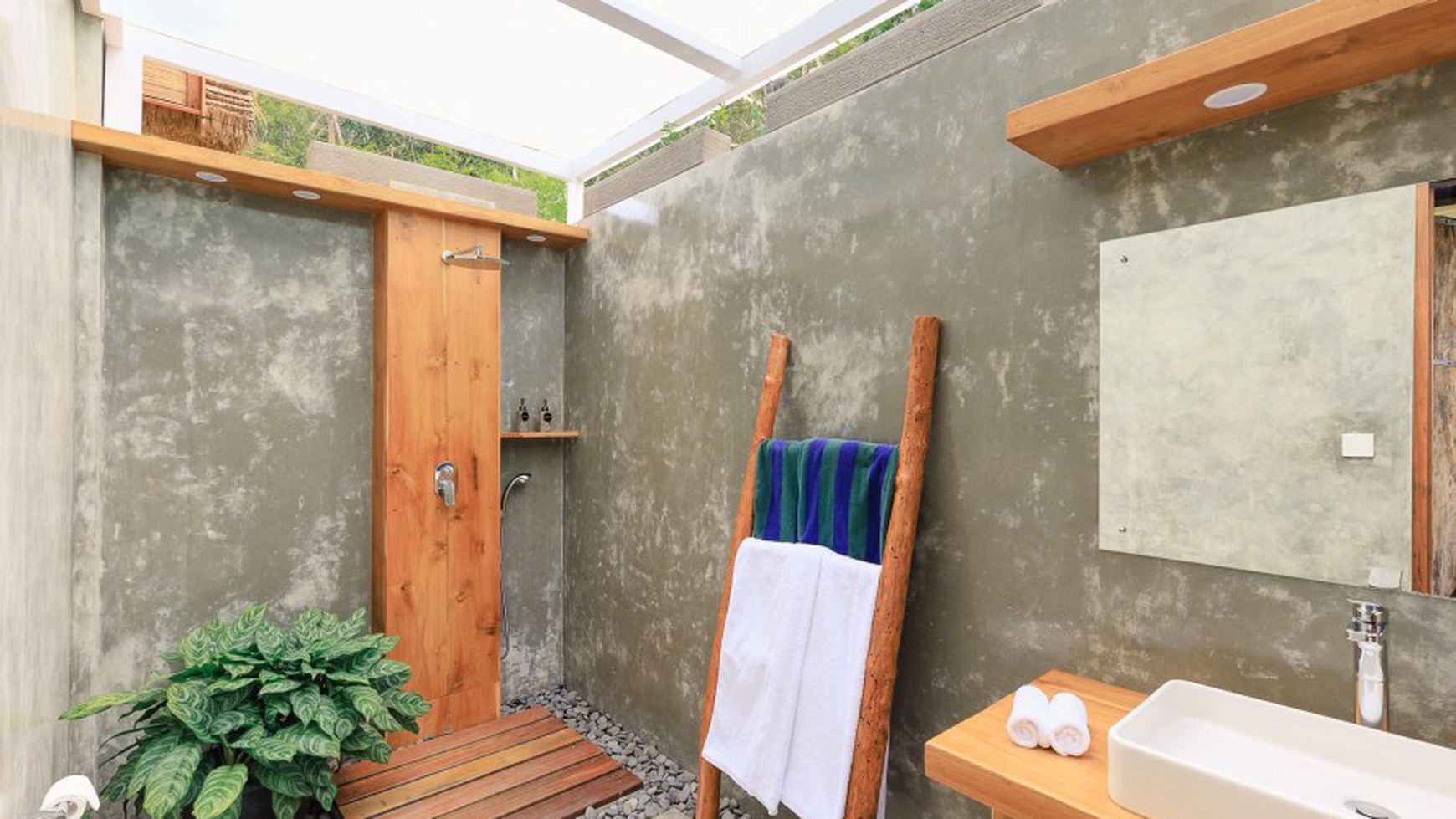 Freehold Villa which is located on the outskirts of a small Balinese Village Candi Dasa Bali