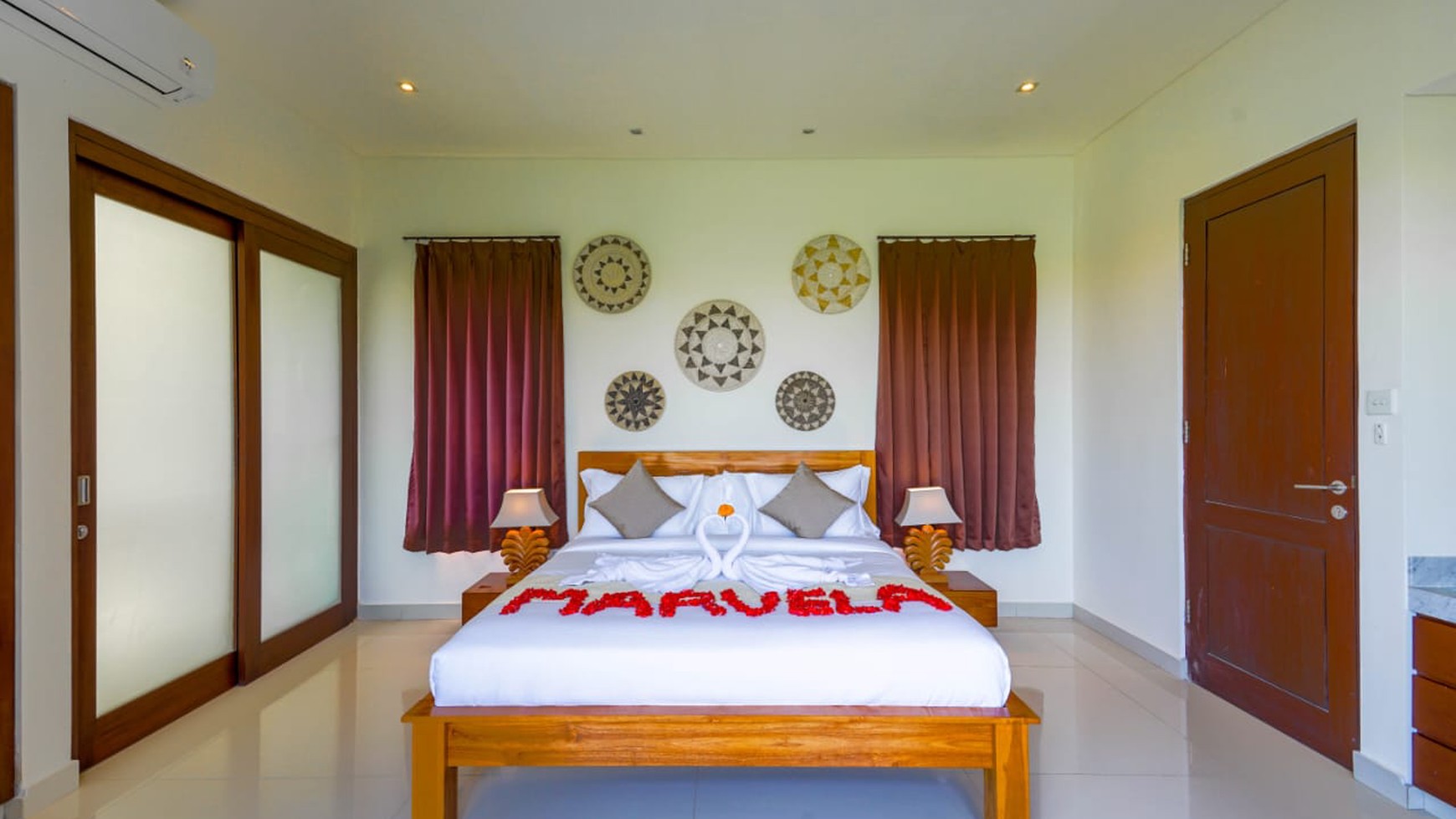 For Rent Luxury 3 Bedrooms Villa With Rice Field In Berawa Canggu