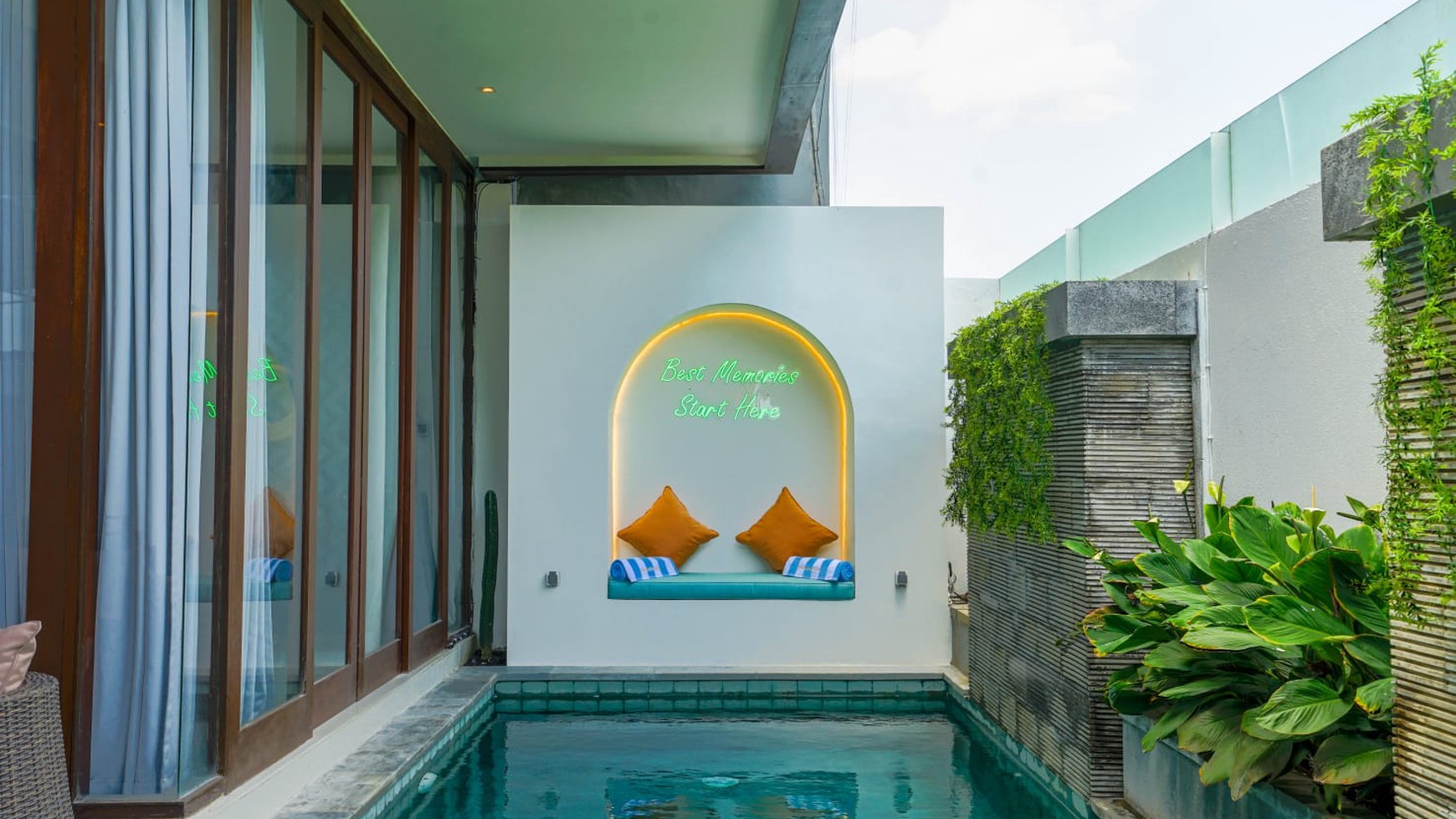 For Rent Luxury 3 Bedrooms Villa With Rice Field In Berawa Canggu