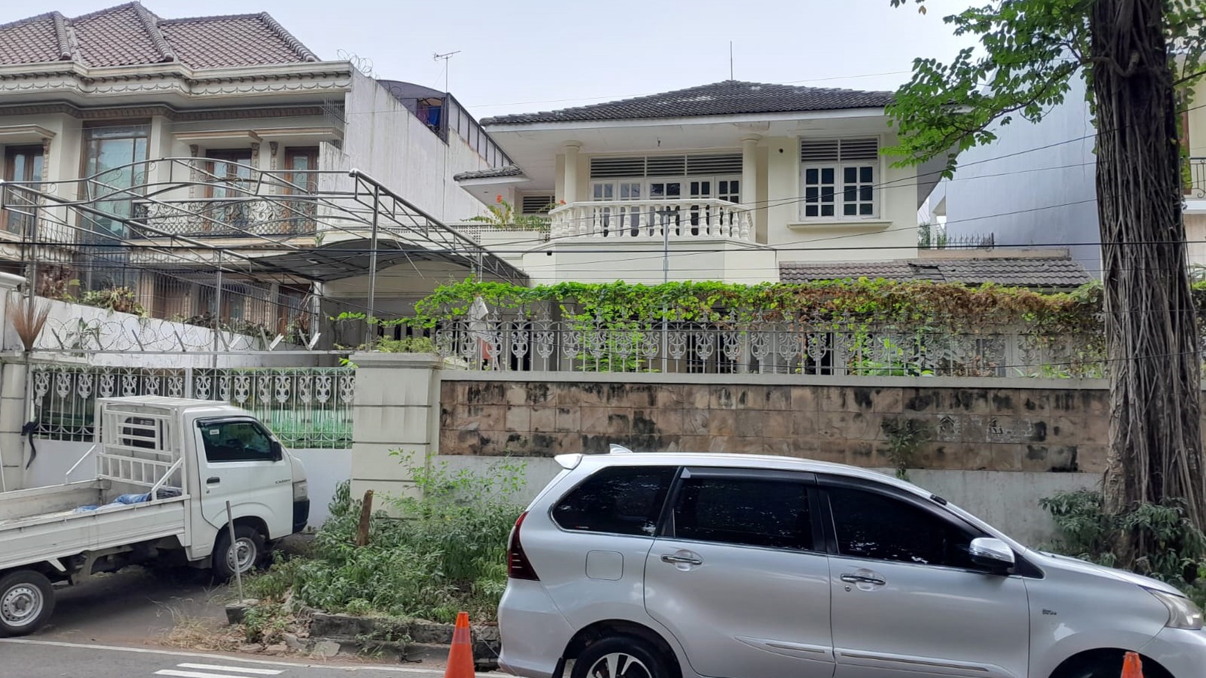 Rumah Tua Hook Hitung Tanah dan Lokasi Premium @Pondok Indah