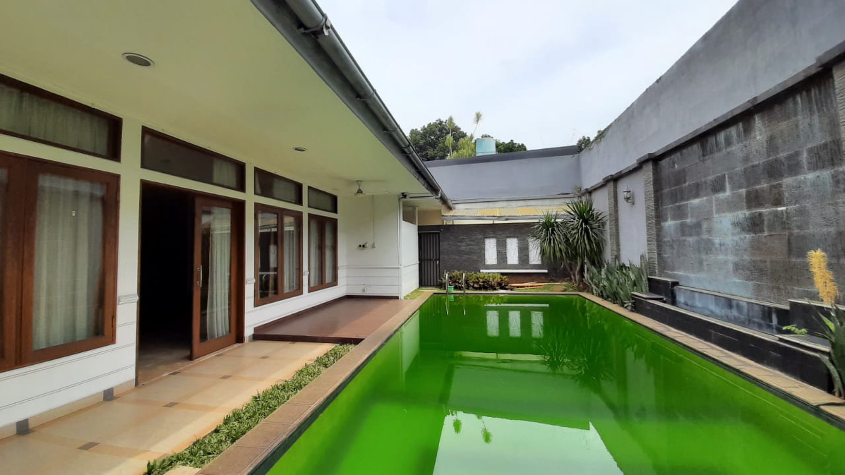 Dijual rumah Pondok Indah Taman Bukit Hijau Pondok Pinang Jakarta Selatan