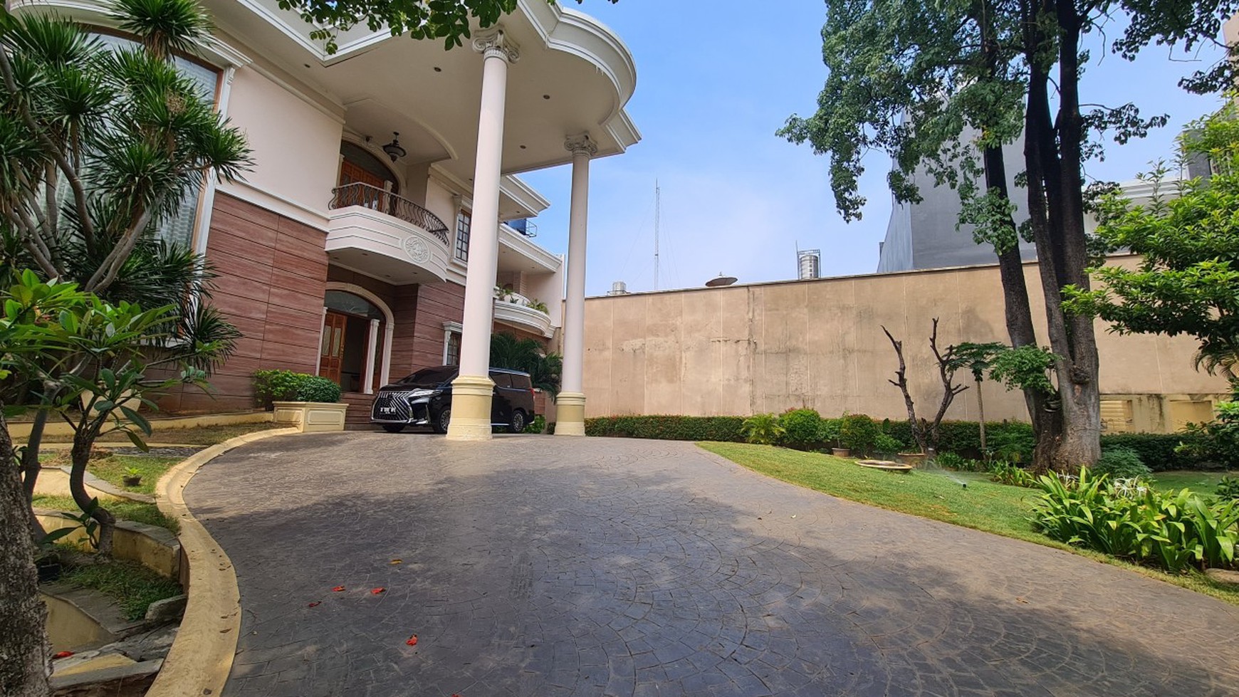 Rumah Villa Gading Indah, Kelapa Gading Luas 1.051m2