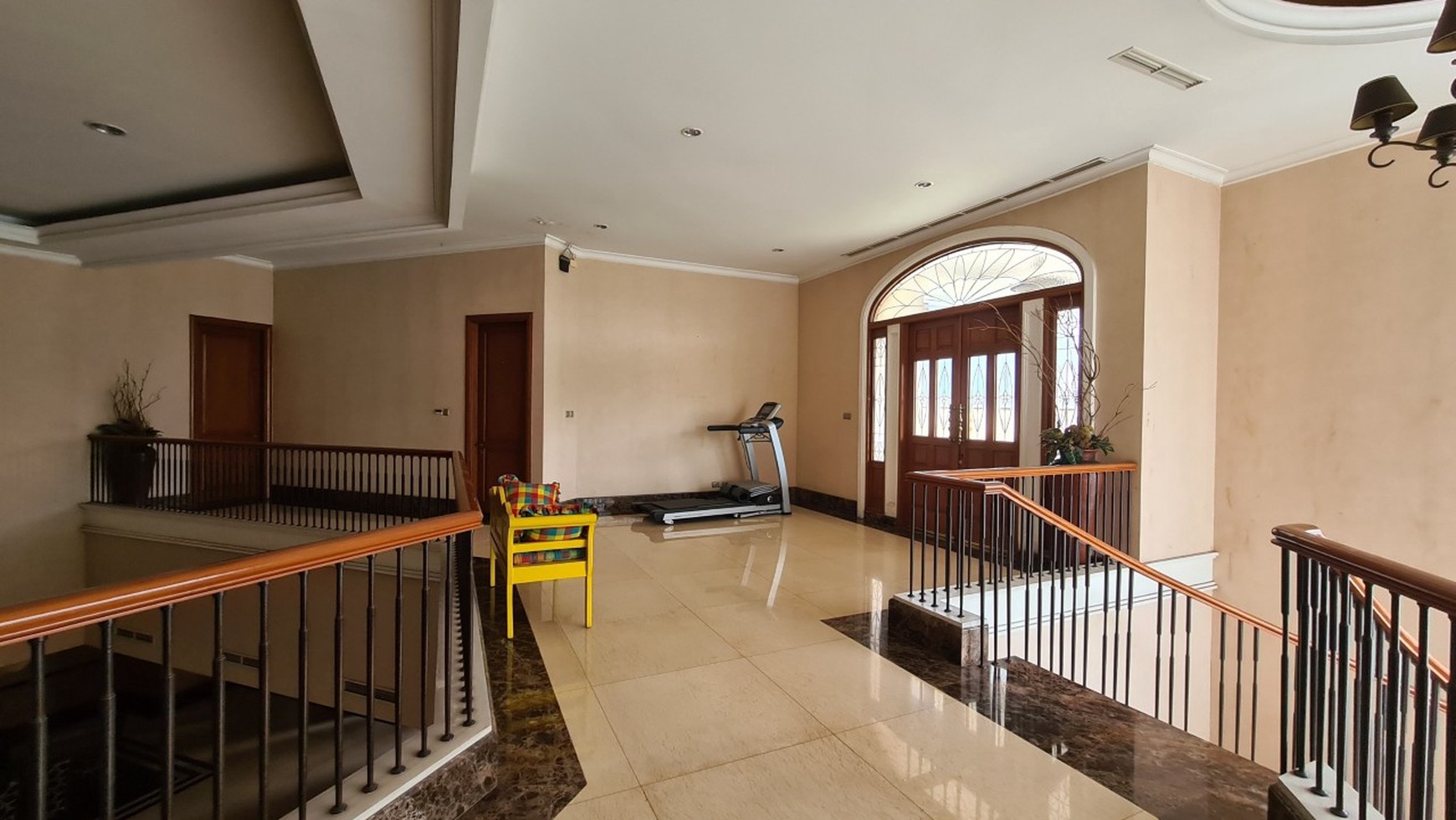 Rumah Villa Gading Indah, Kelapa Gading Luas 1.051m2