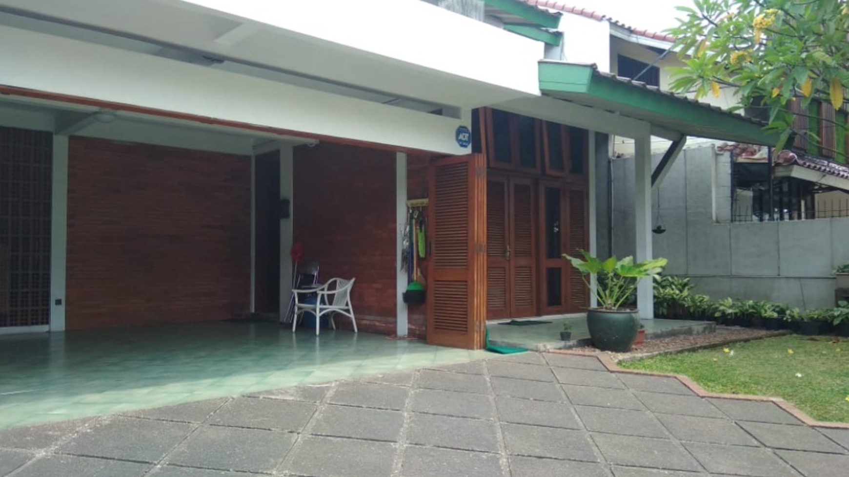 Rumah bagus dan luas Puri Indah