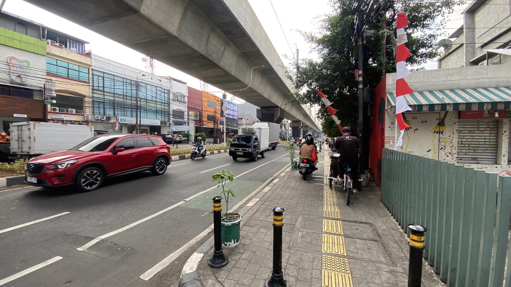 Mini building lokasi komersil di jalan RS fatmawati raya cocok untuk showroom, klinik, atau kantor