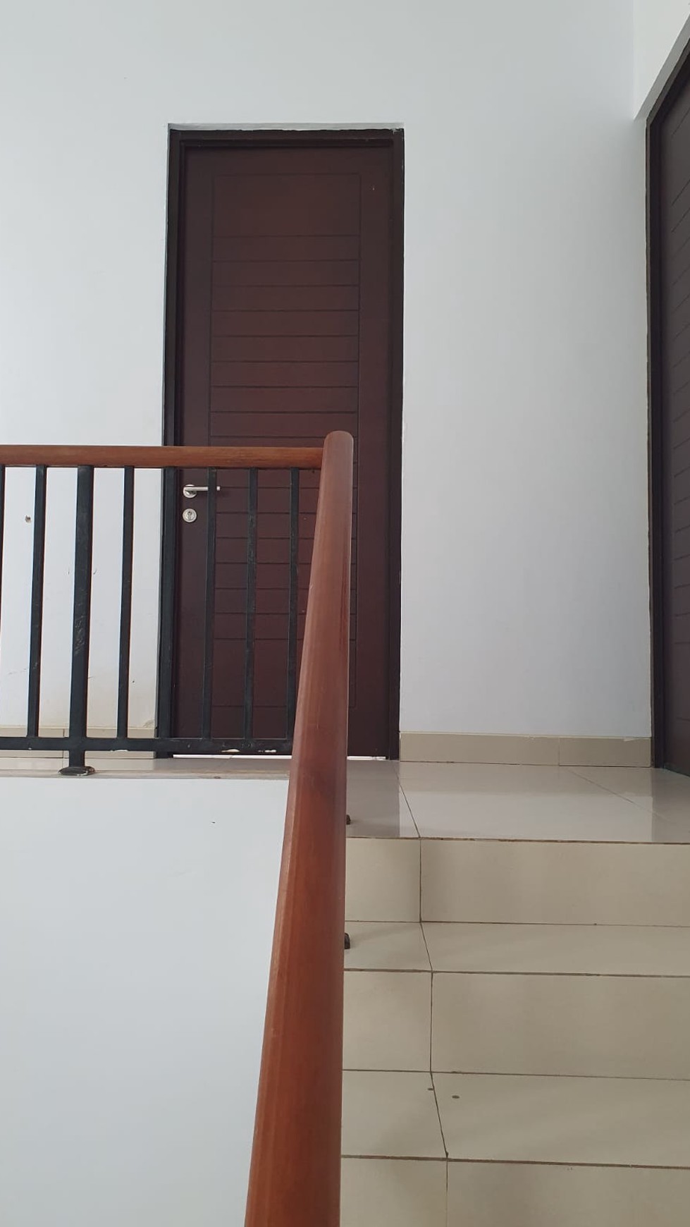 Rumah 2 Lantai di Harapan Indah Bekasi Cluster Arana