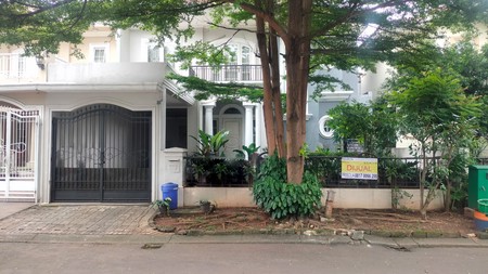 Rumah di PUSPITA LOKA,BSD City. High ceiling, kamar utama super besar