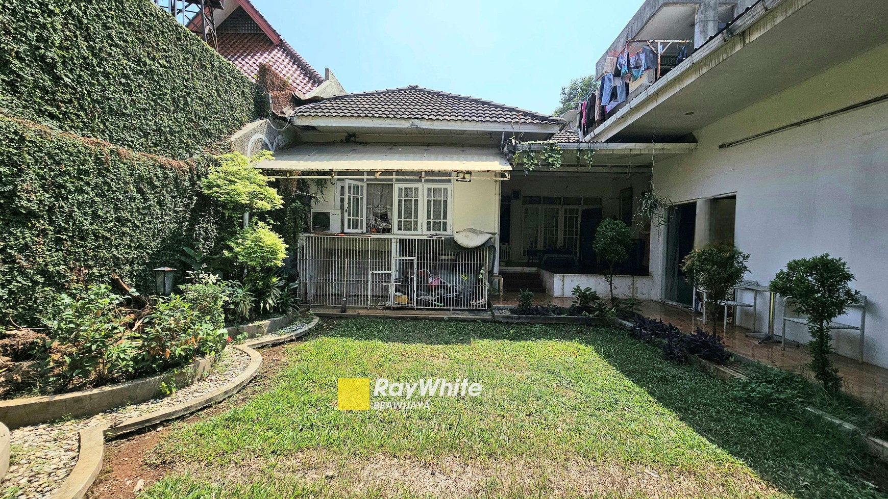 Rumah di Siaga Raya, Pejaten, Zona Commercial, Bisa buat Tempat usaha