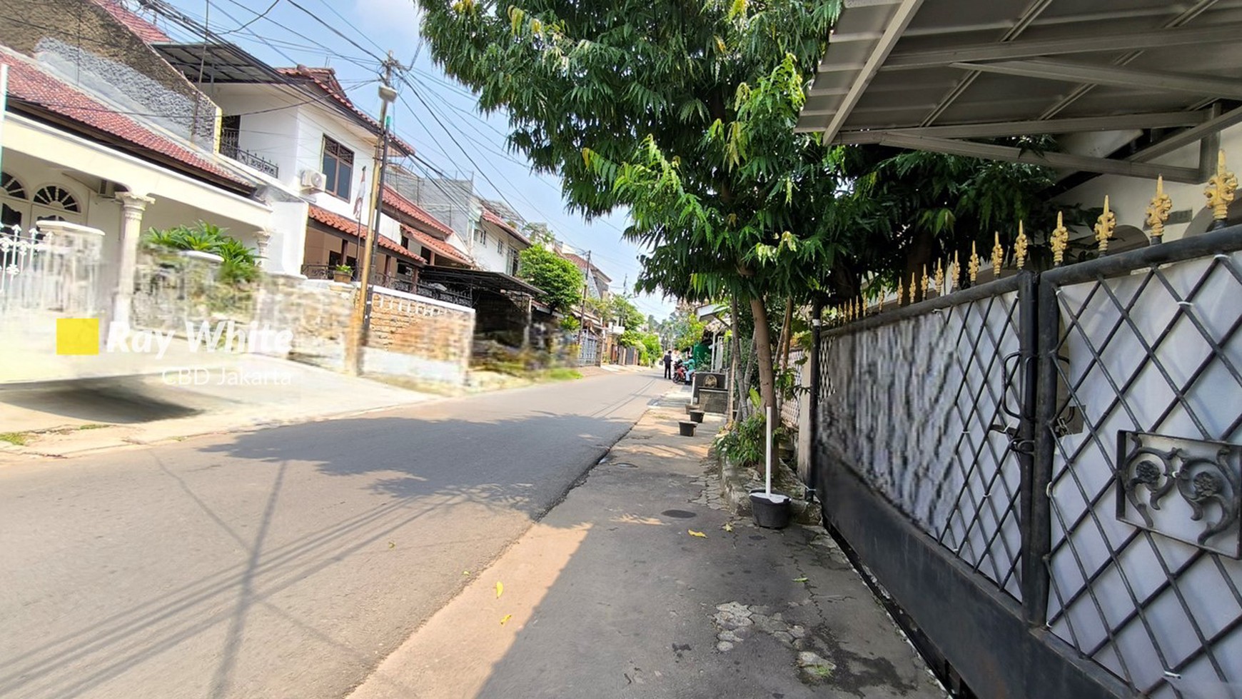 Rumah Lama Butuh Renovasi Lokasi Strategis di TEBET