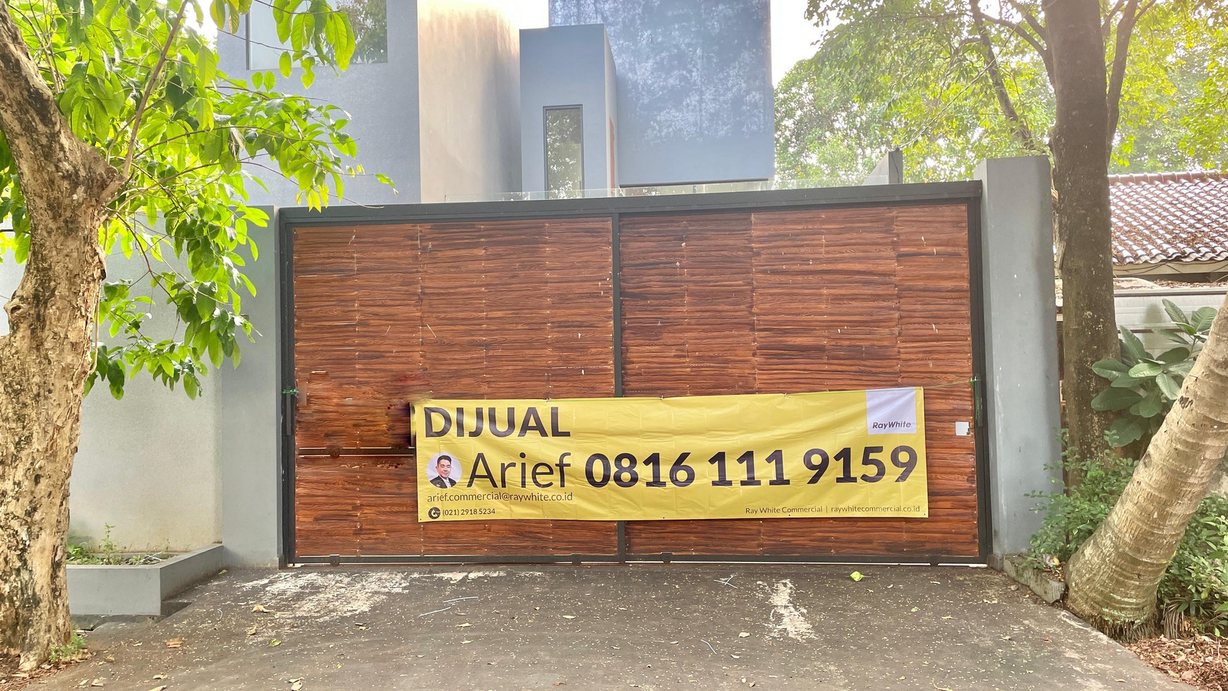 Rumah Baru Dijual di Cilandak, Taman Wijayakusuma I - Luas Tanah 293m&#xb2;, Bangunan 370m&#xb2;