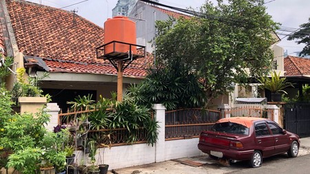 Rumah Lama Dekat Perkantoran Kuningan Sudirman