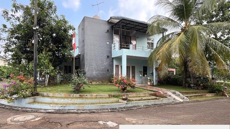 Rumah Hoek di Kota Wisata, Cibubur