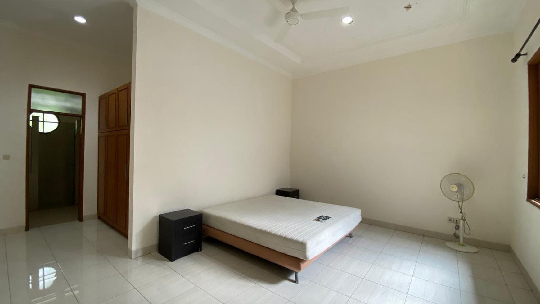 Rumah tinggal asri DiAmpera Jakarta Selatan, furnished dan siap huni