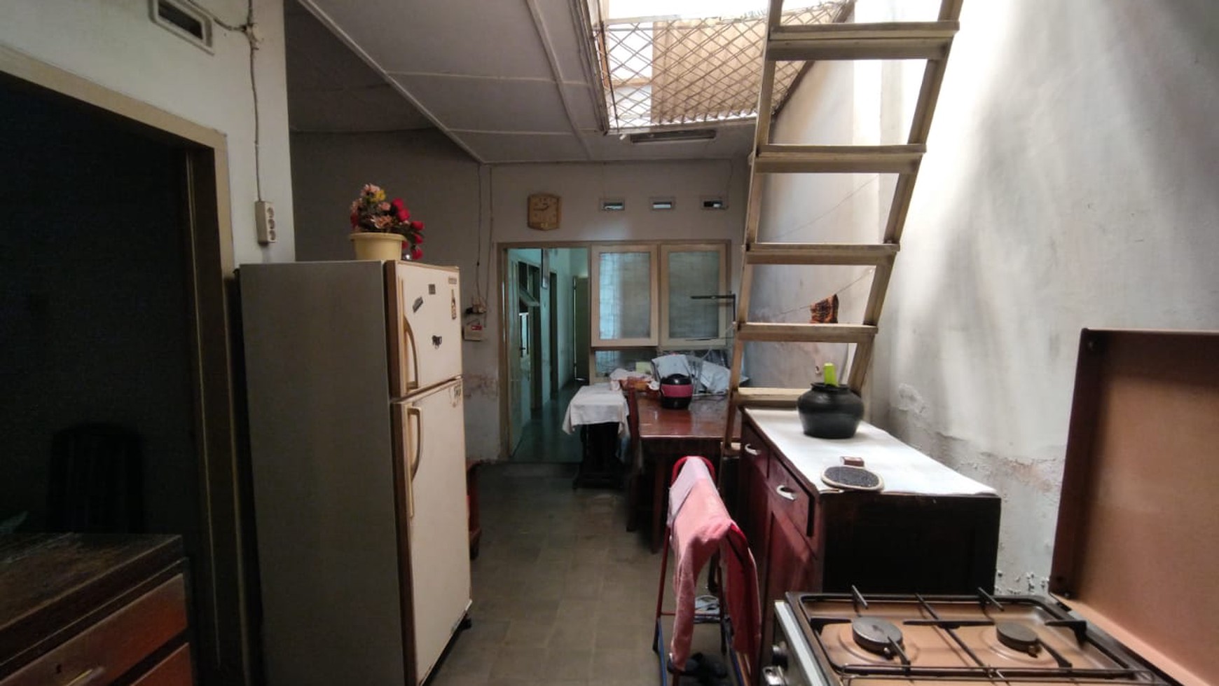 Rumah Hitung Tanah Area Cipete