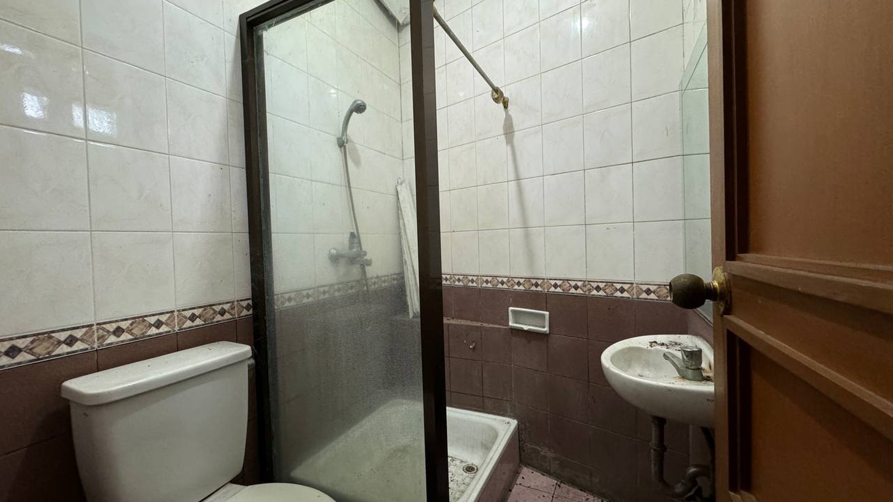 Rumah Hitung Tanah Area Cipete