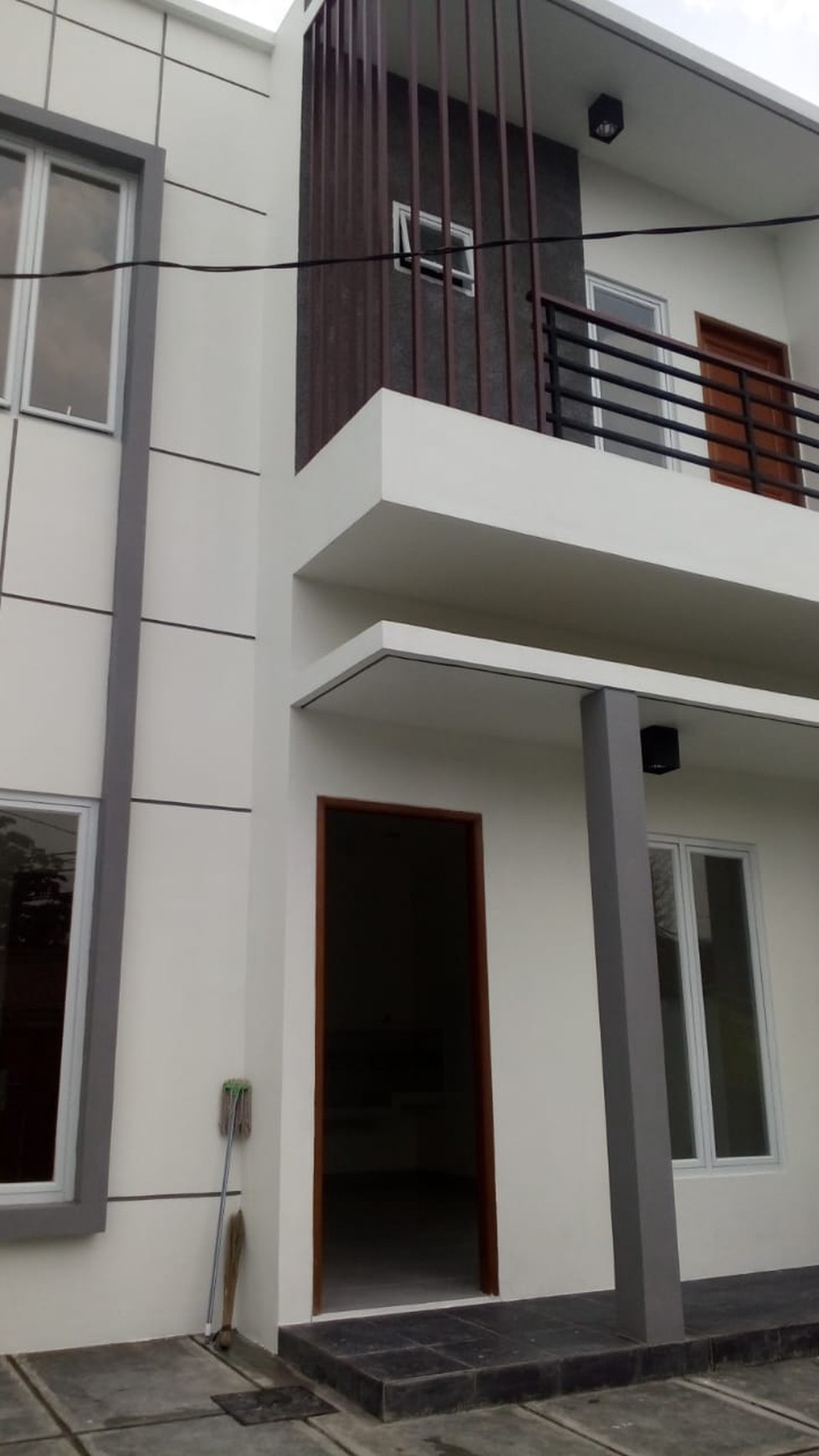 Dijual rumah baru di jakarta selatan.
