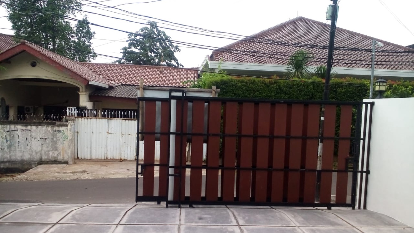 Dijual rumah baru di jakarta selatan.