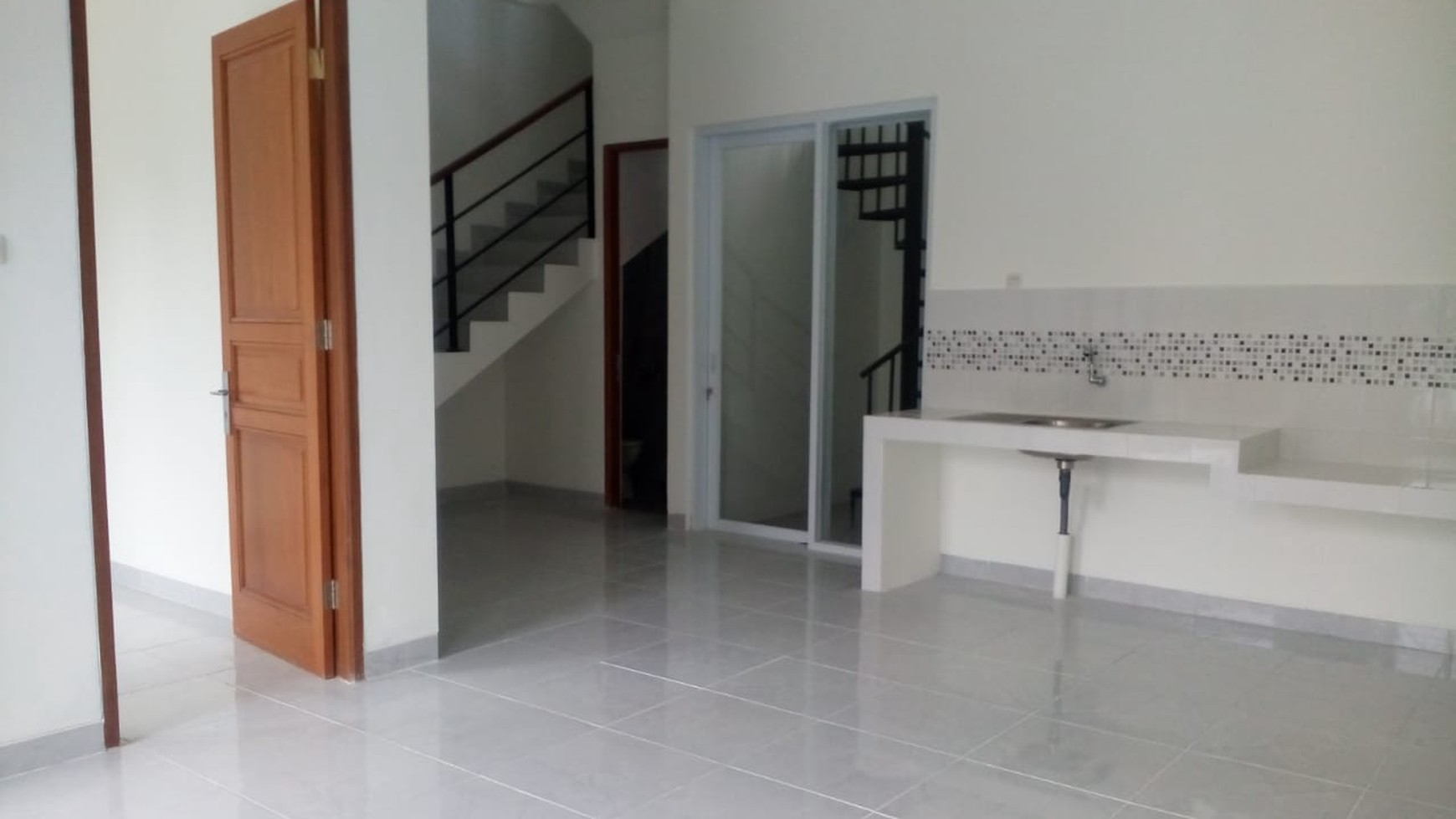 Dijual rumah baru di jakarta selatan.
