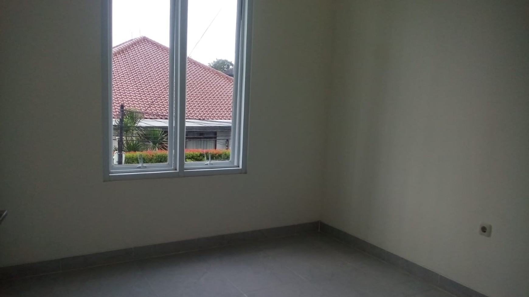 Dijual rumah baru di jakarta selatan.