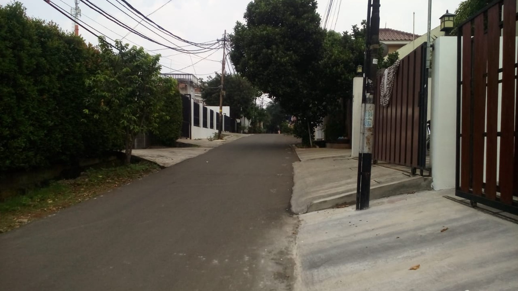 Dijual rumah baru di jakarta selatan.