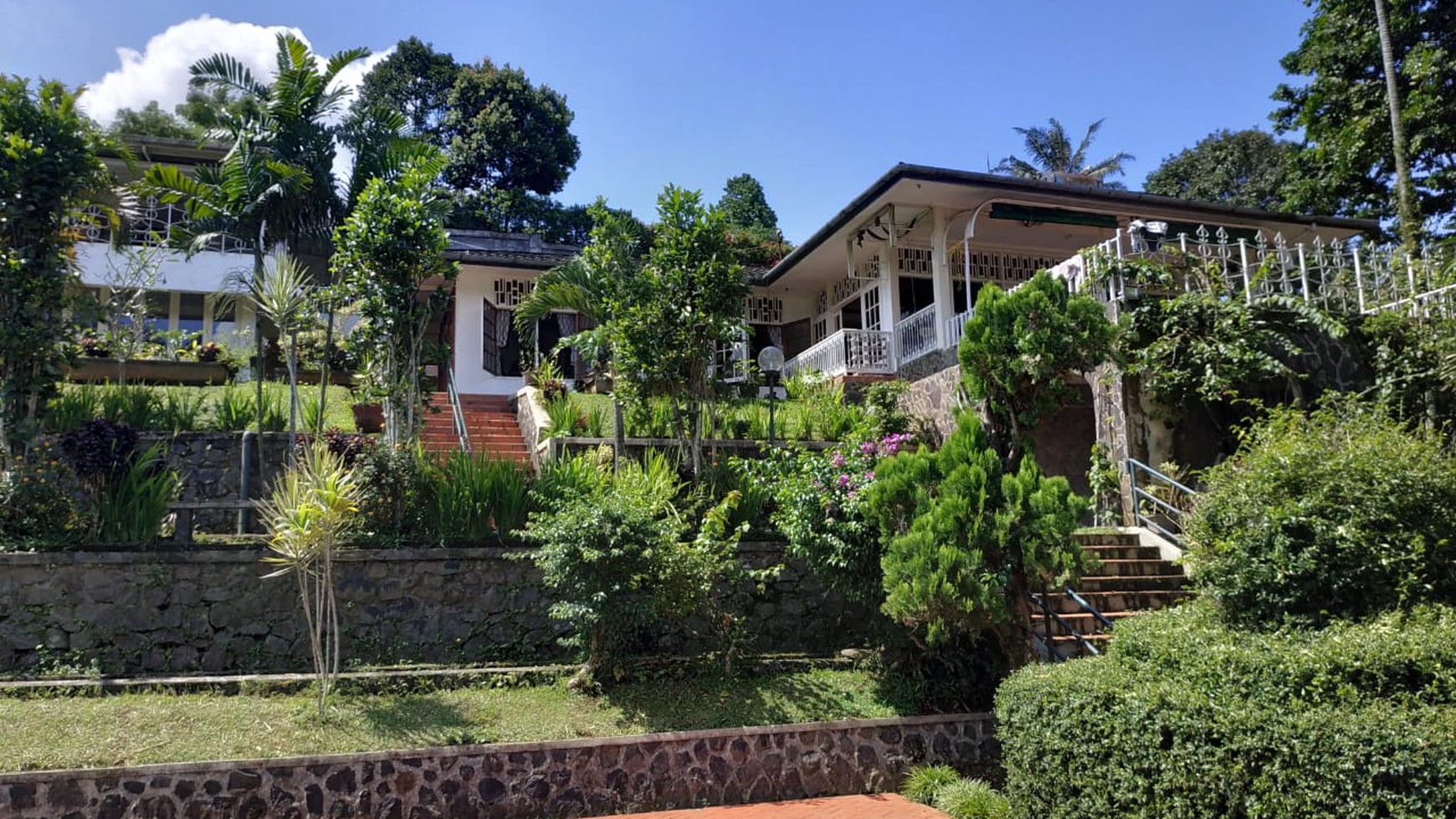 Dijual villa bagus, asri, sewa masih berjalan, ciawi. bogor