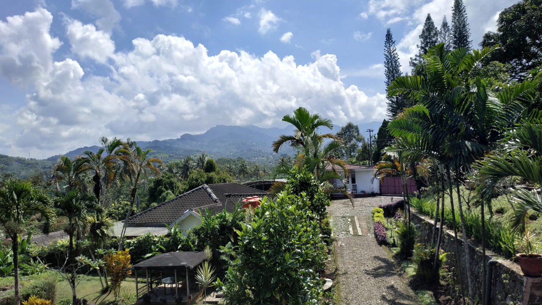 Dijual villa bagus, asri, sewa masih berjalan, ciawi. bogor