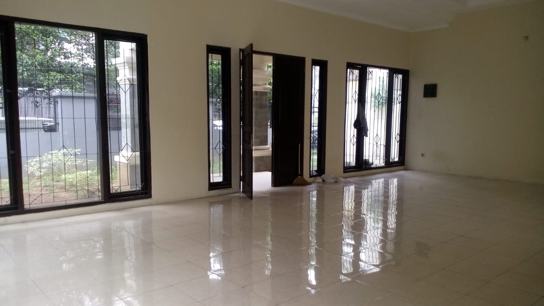Dijual murah rumah hook di pondok indah, jaksel.