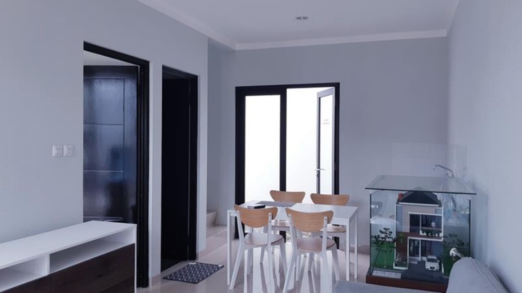 Dijual murah rumah hook di pondok indah, jaksel.