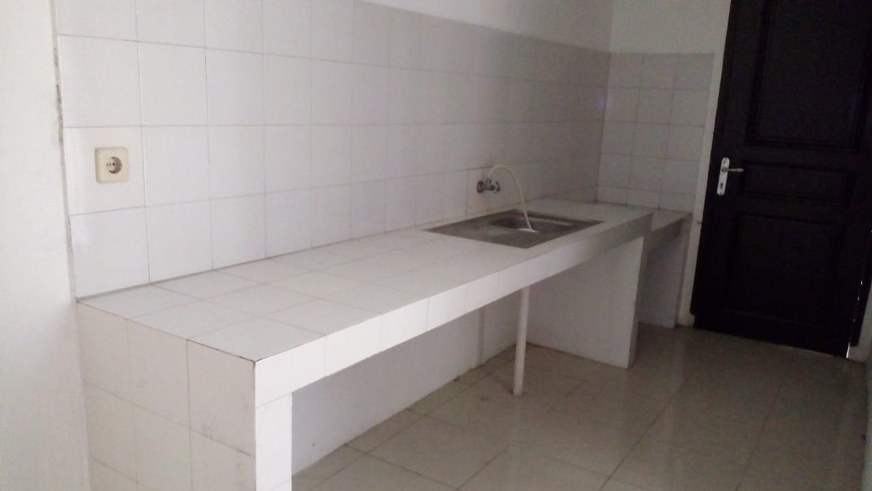 Dijual murah rumah hook di pondok indah, jaksel.
