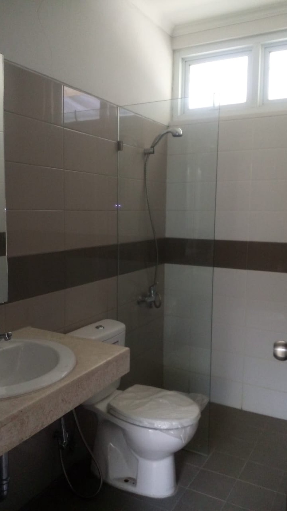 Dijual brand new house dalam cluster di veteran bintaro, jakarta selatan.