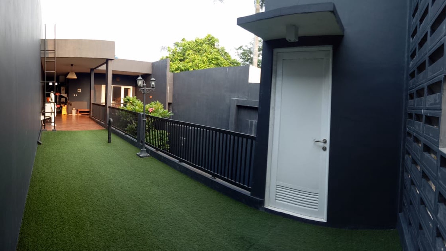 Dijual rumah bagus + kolam renang dalam cluster di bintaro sektor 2