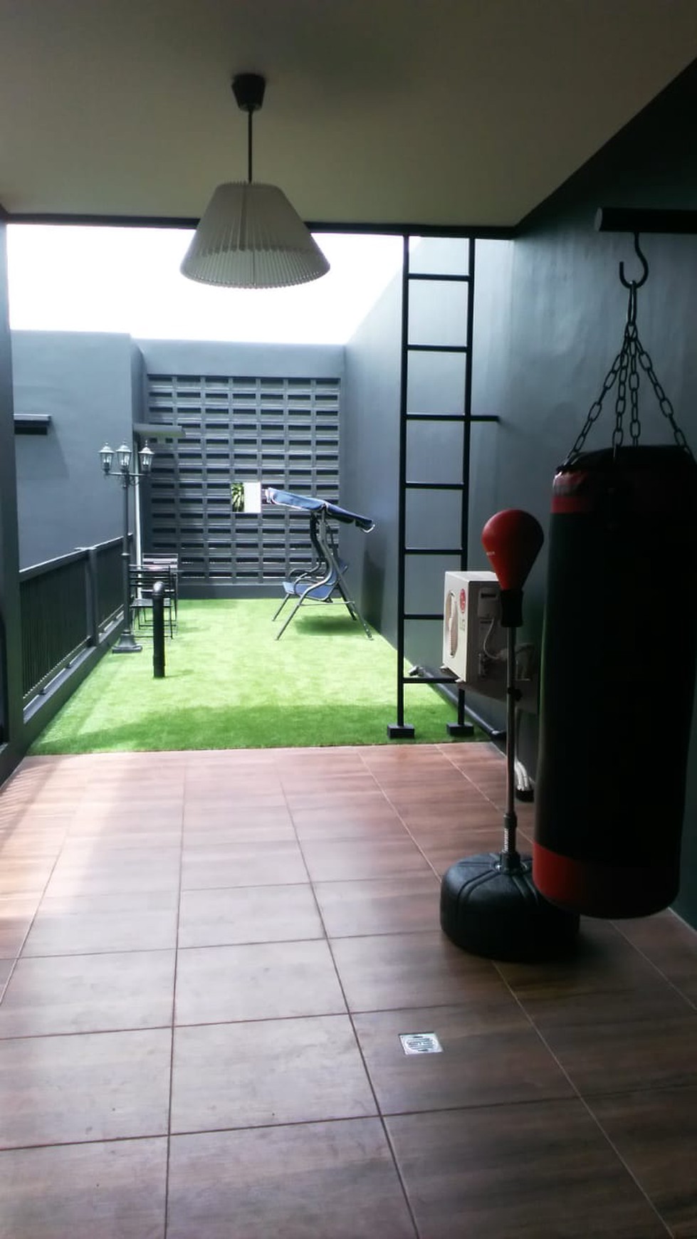 Dijual rumah bagus + kolam renang dalam cluster di bintaro sektor 2
