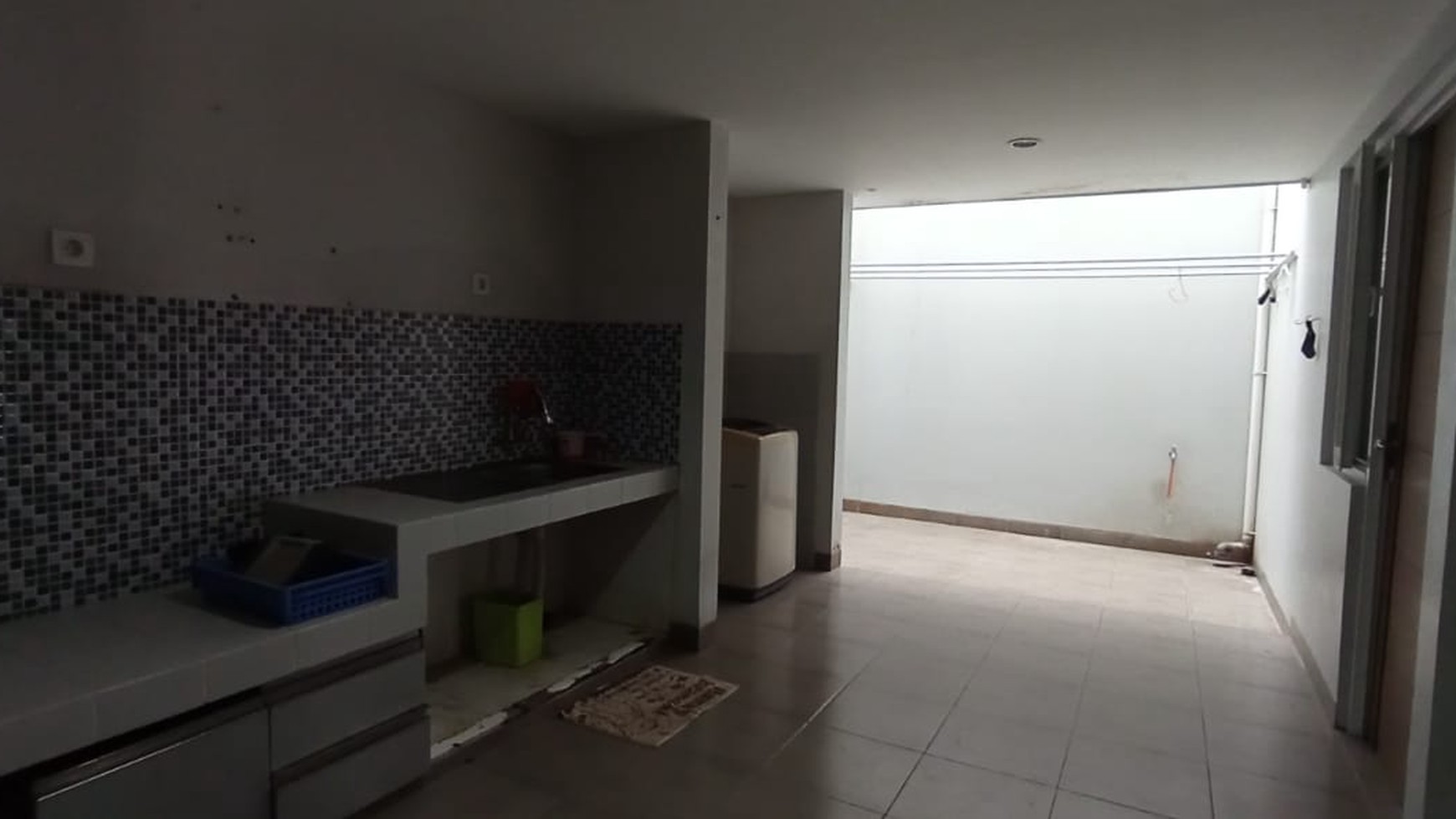 Dijual rumah bagus depan taman fully funished dalam cluster green garden.