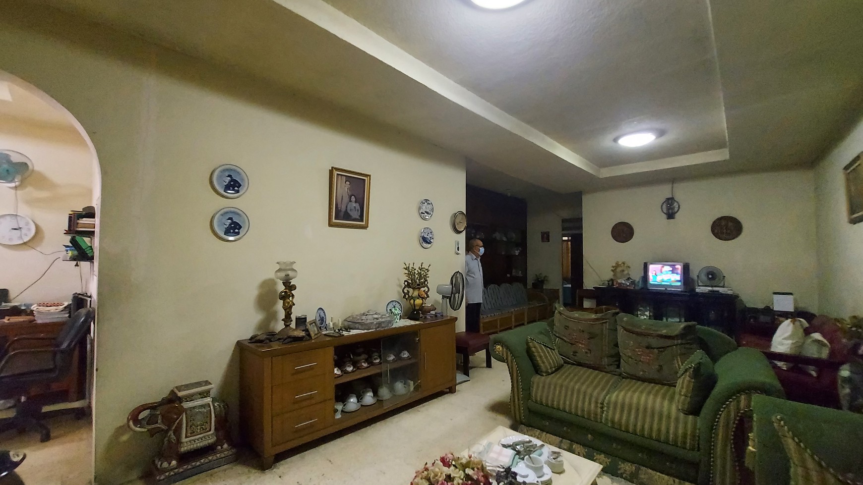 dijual rumah murah dan terawat di kalibata selatan.