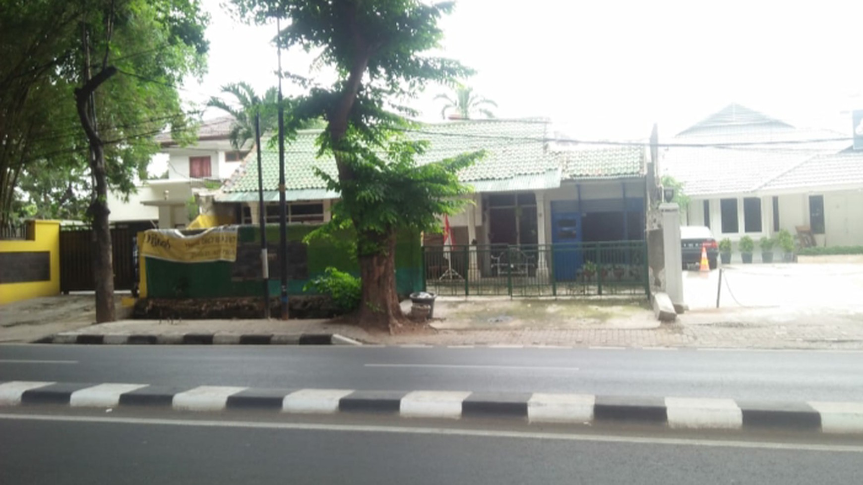 Rumah hitung tanah hampir njop di antasari , jakarta selatan
