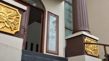 rumah mewah dengan pool di bukit mas, jakarta selatan.